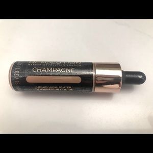 Revolution liquid highlighter- champagne